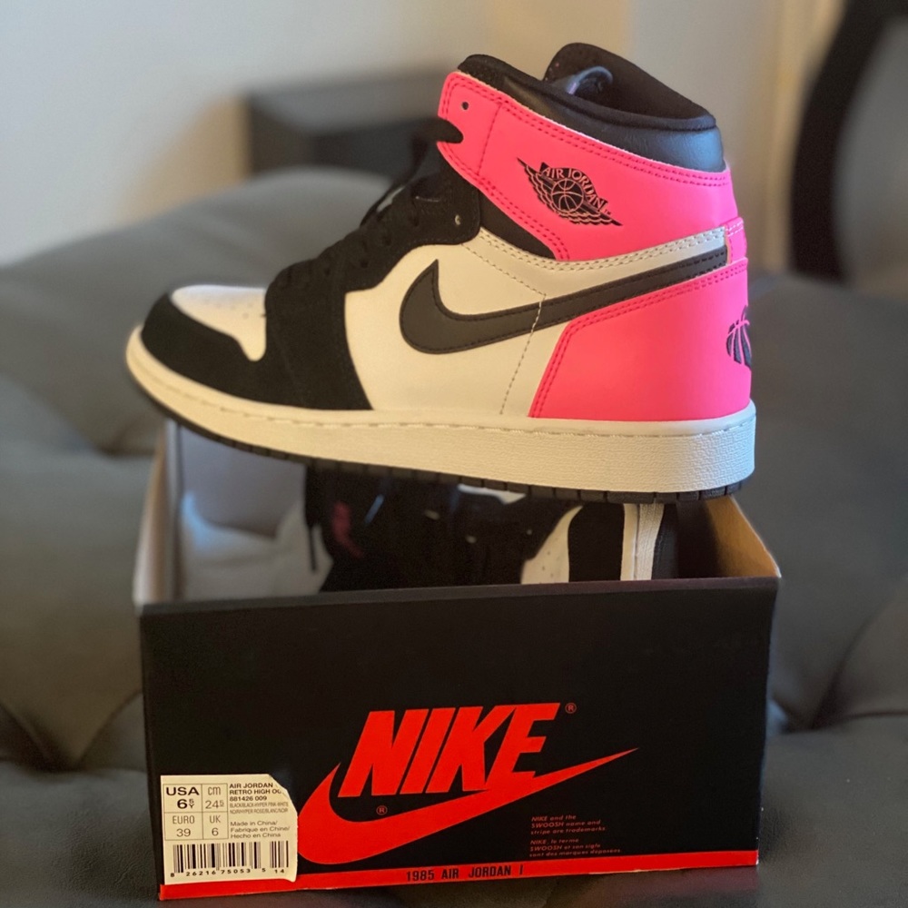 RETRO 1’S AIR JORDAN RETRO HYPER PINK